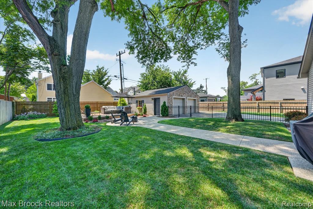 main property photo 49
