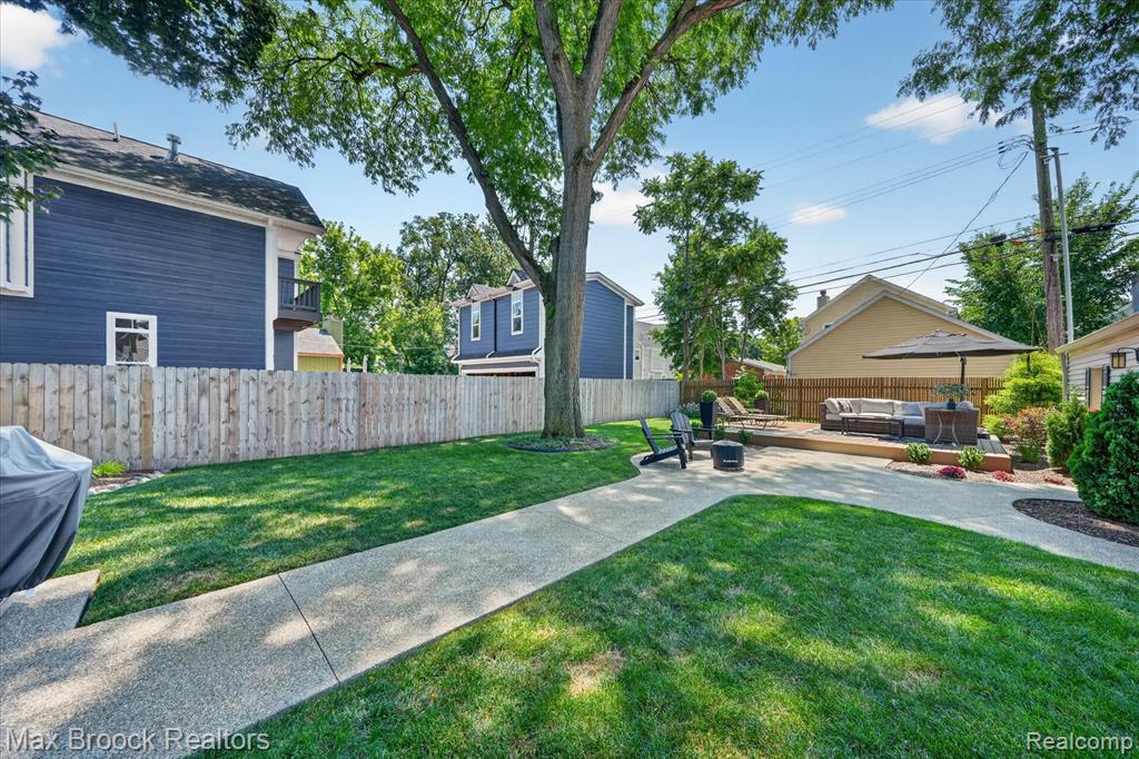 main property photo 50