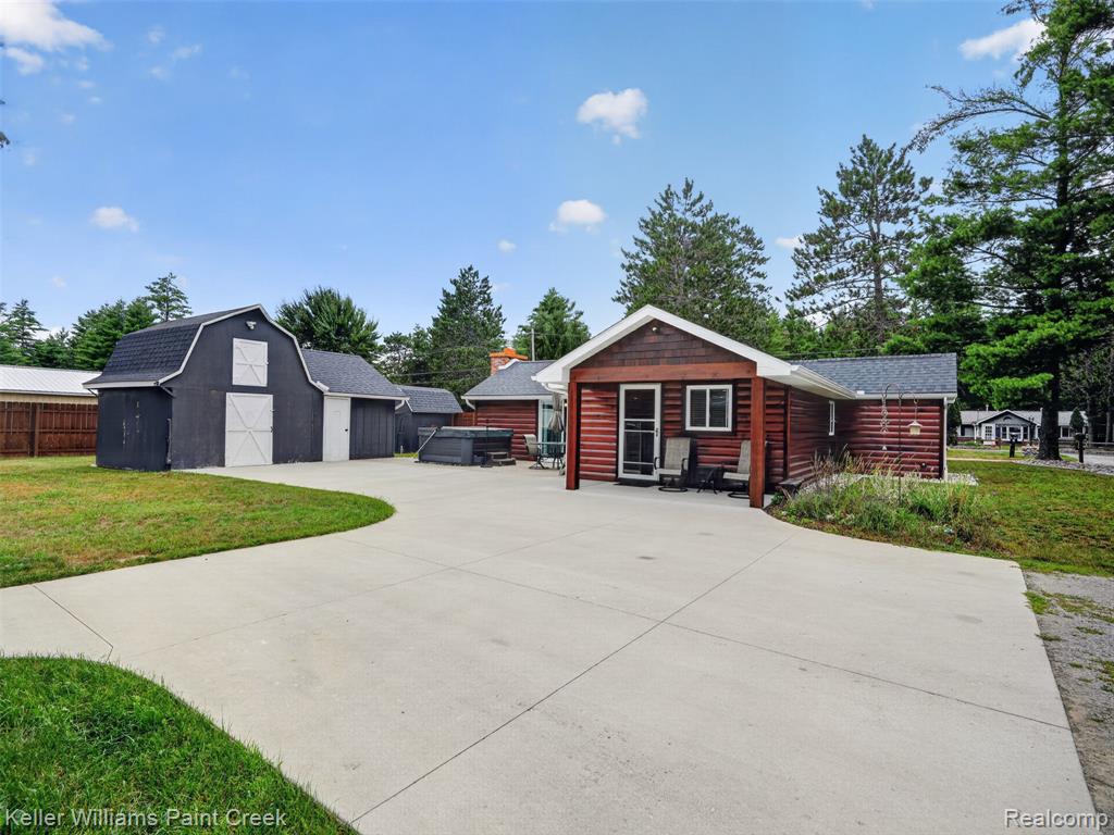 main property photo 14