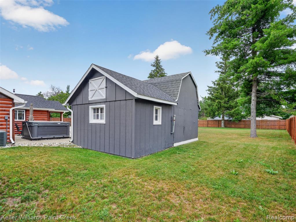 main property photo 23