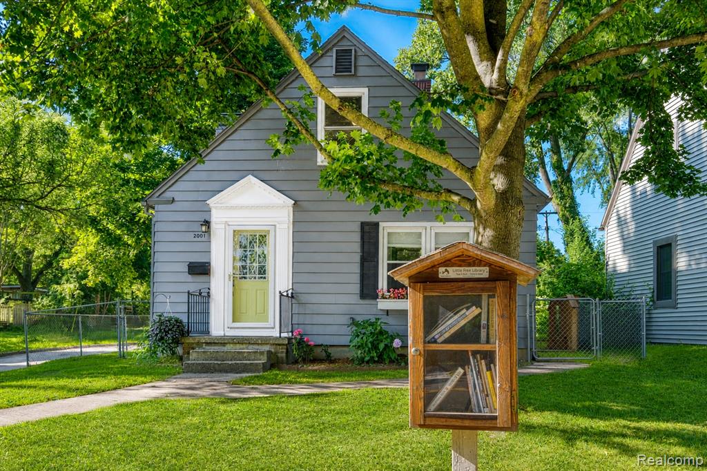 main property photo 8