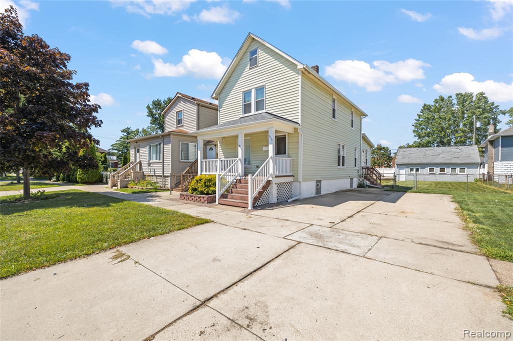 main property photo 2