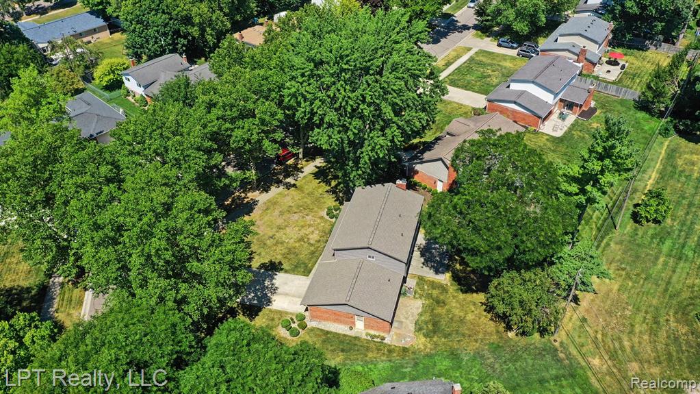 main property photo 29
