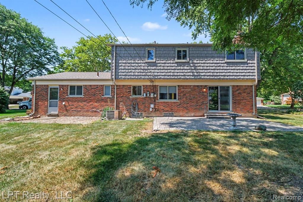 main property photo 30