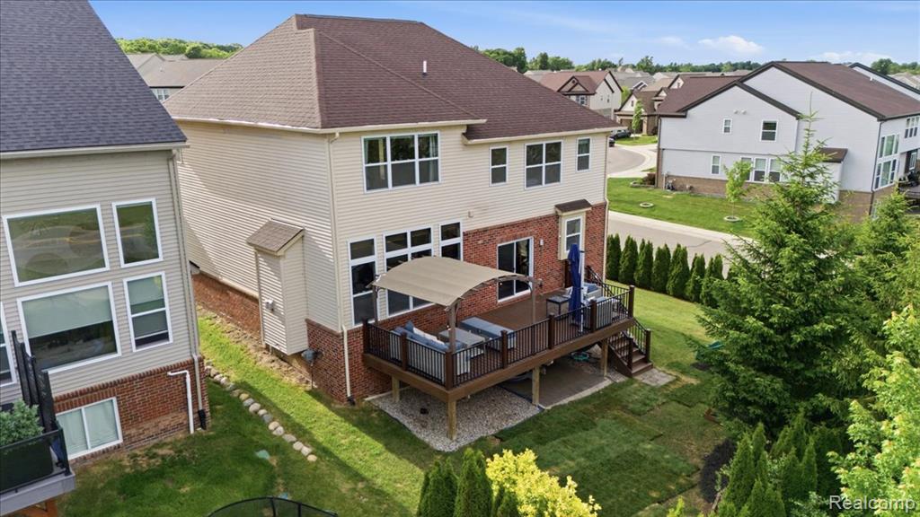 main property photo 50
