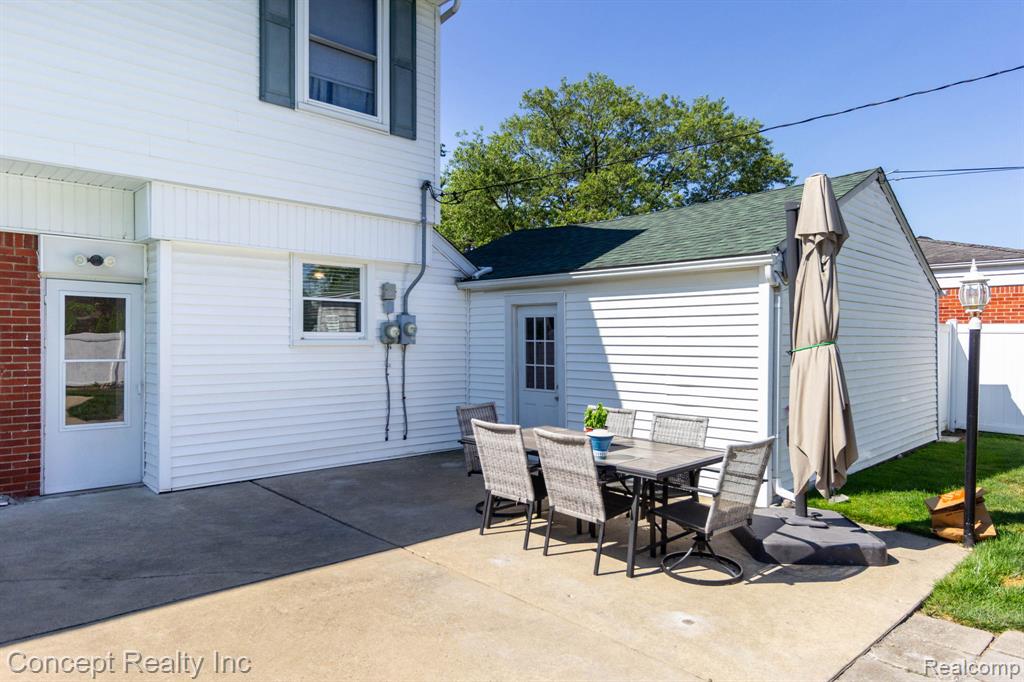 main property photo 39