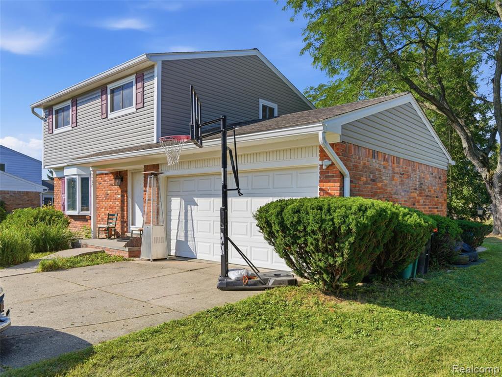 main property photo 32