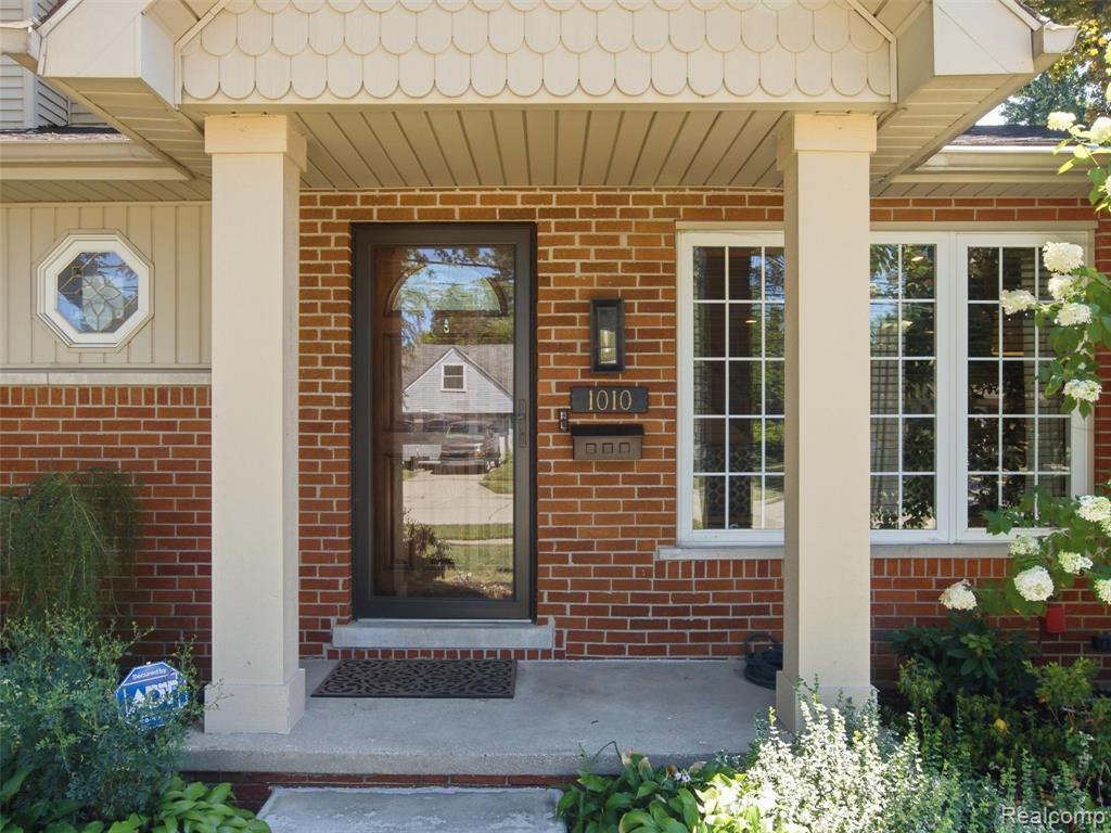 main property photo 50