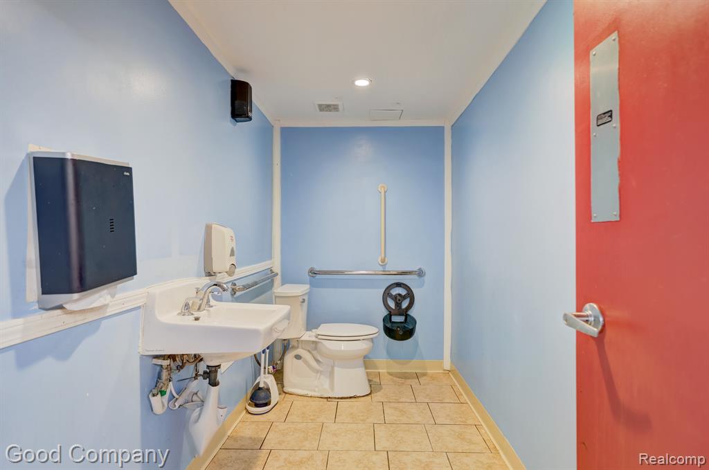 main property photo 18
