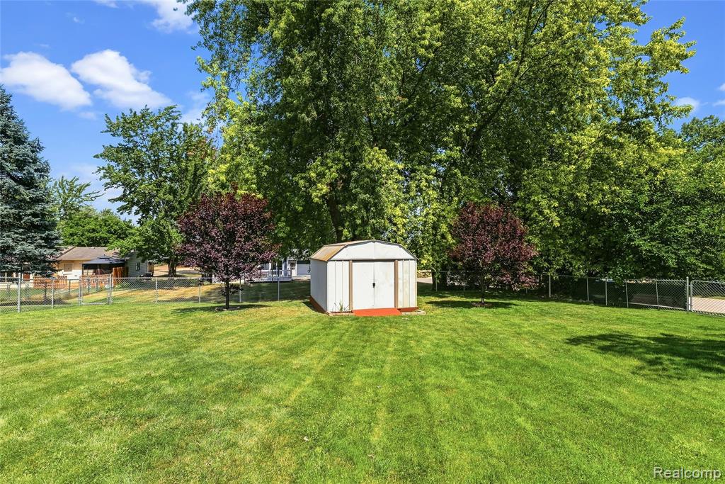 main property photo 27