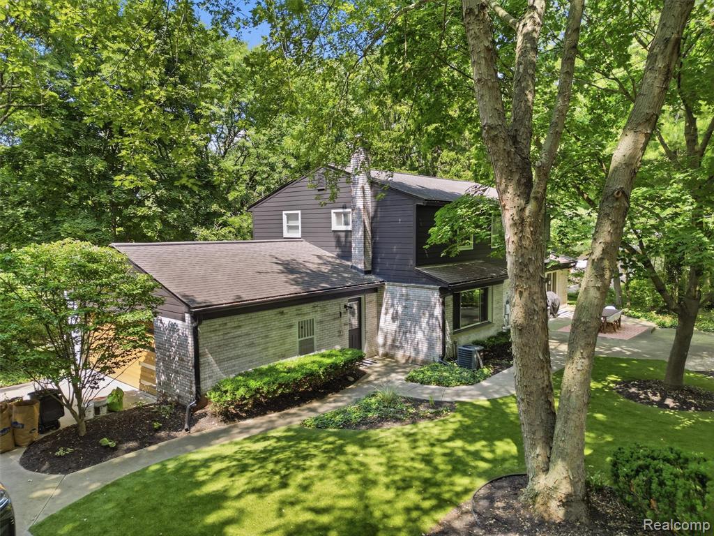 main property photo 41