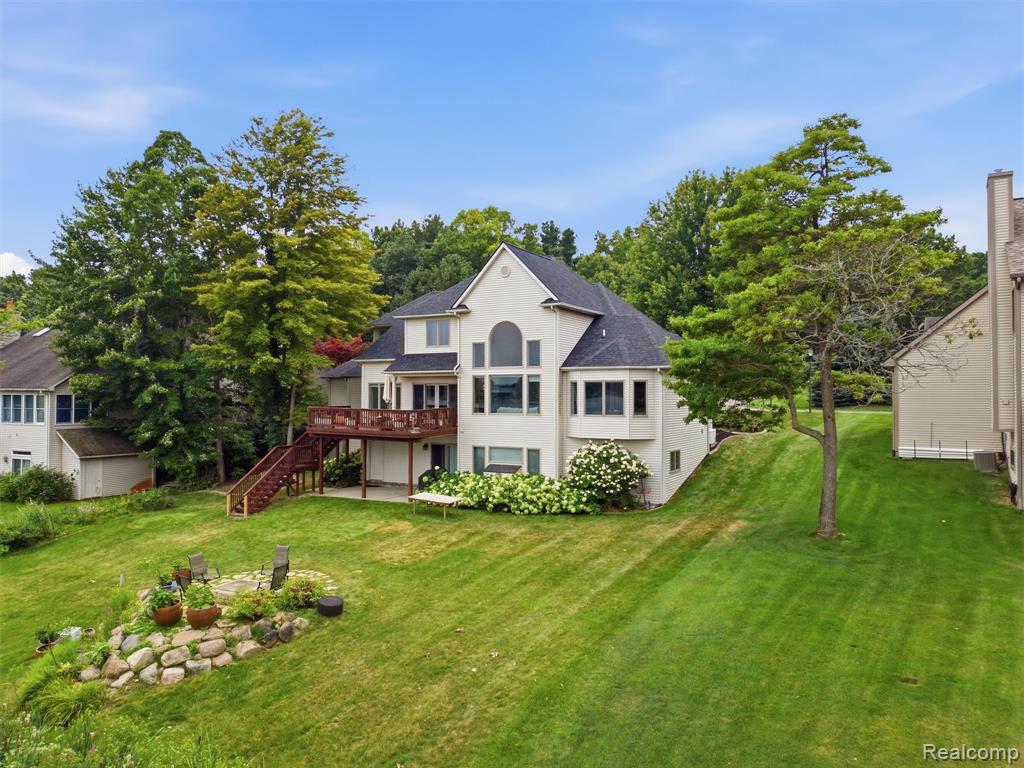 main property photo 30