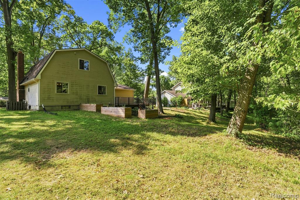 main property photo 33