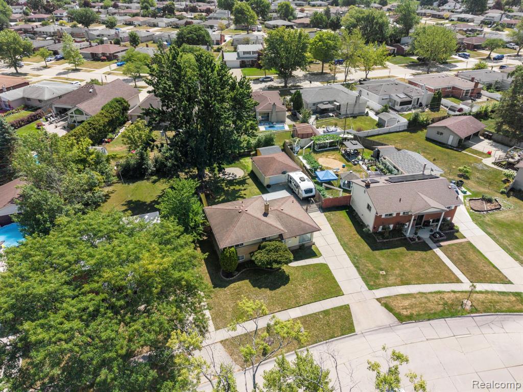 main property photo 38