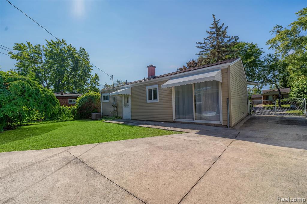 main property photo 15