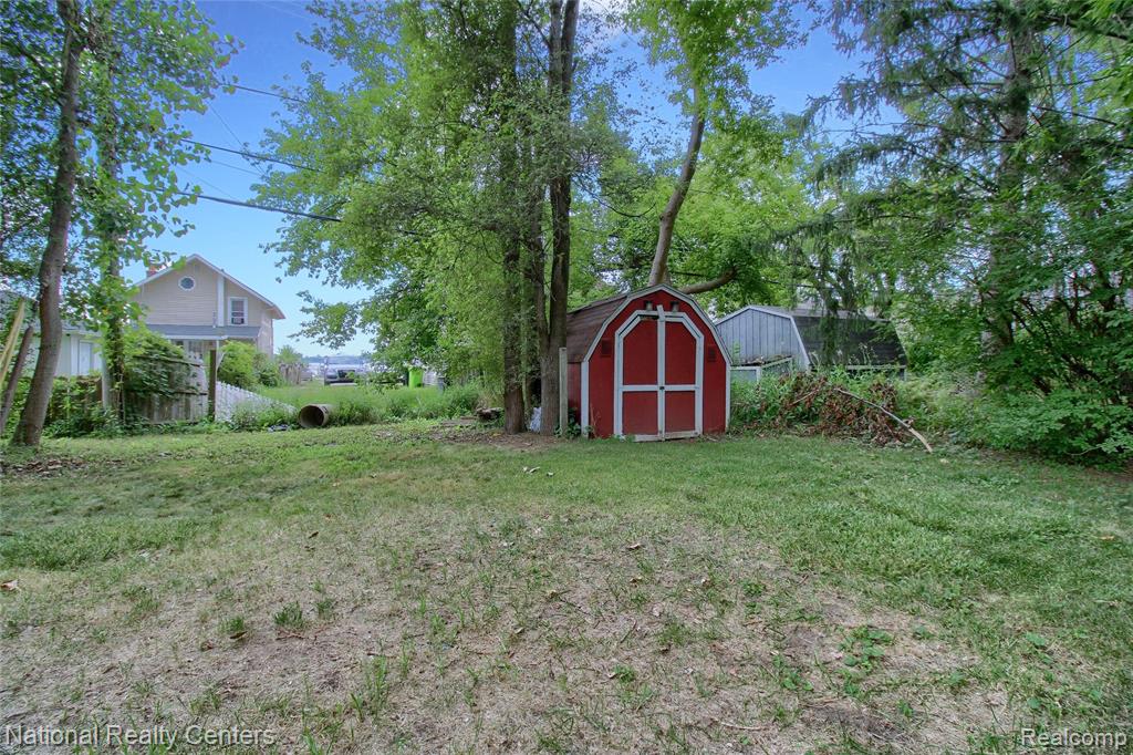 main property photo 25