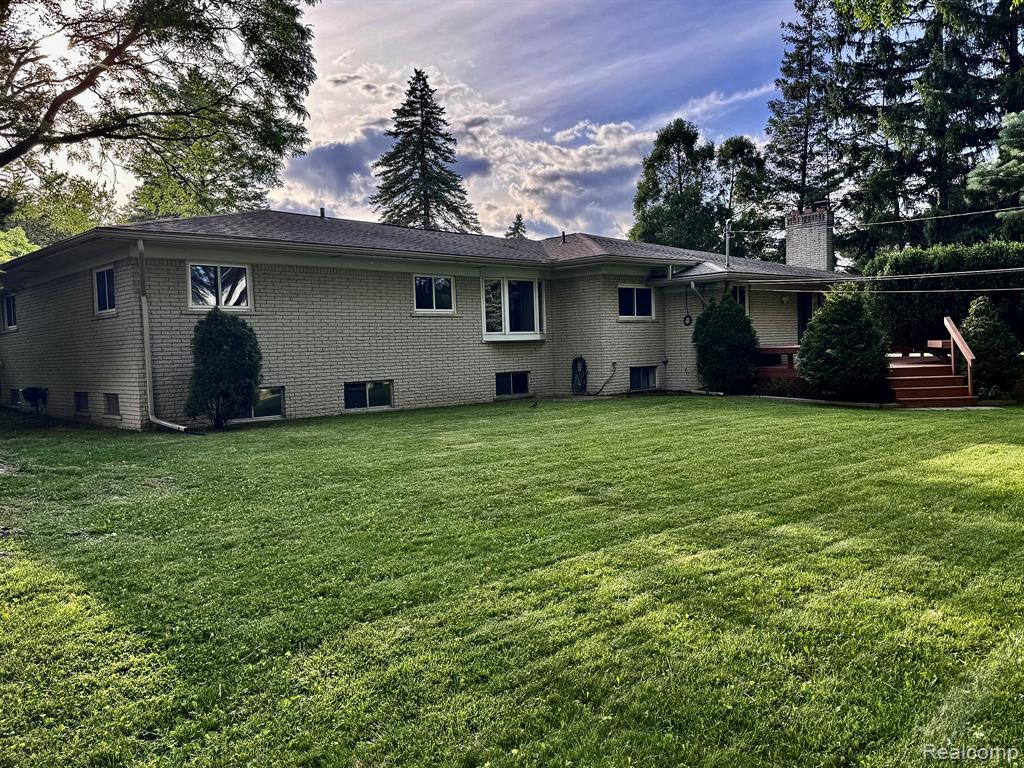 main property photo 32