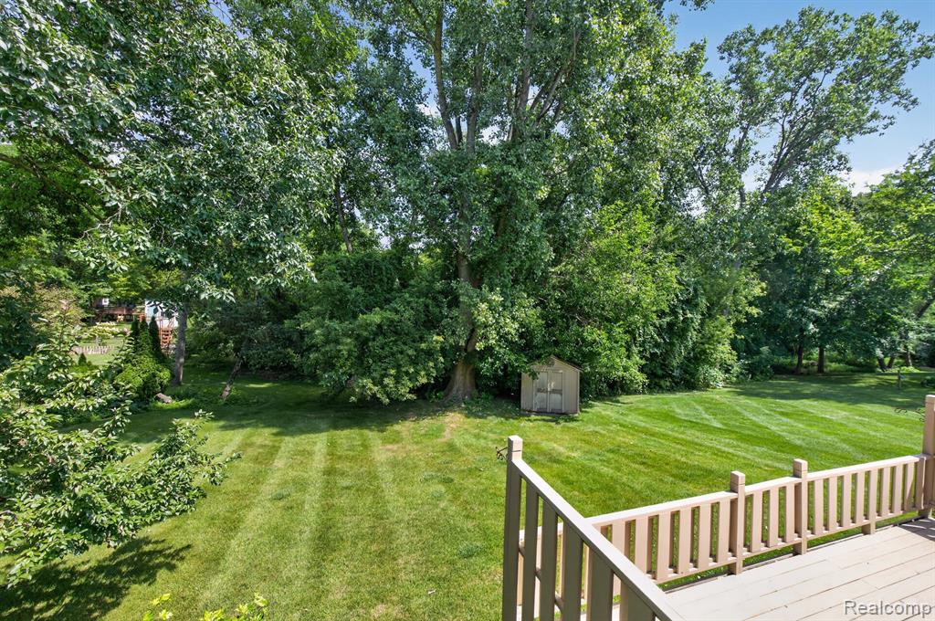 main property photo 16