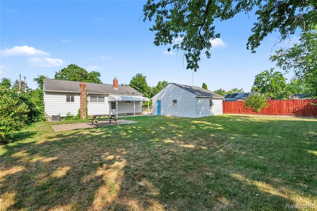 main property photo 13