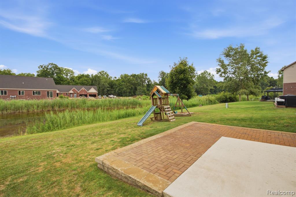main property photo 44