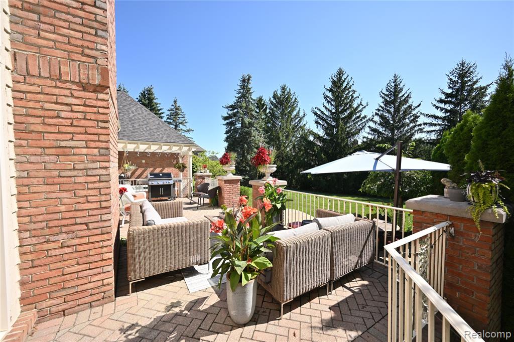 main property photo 24