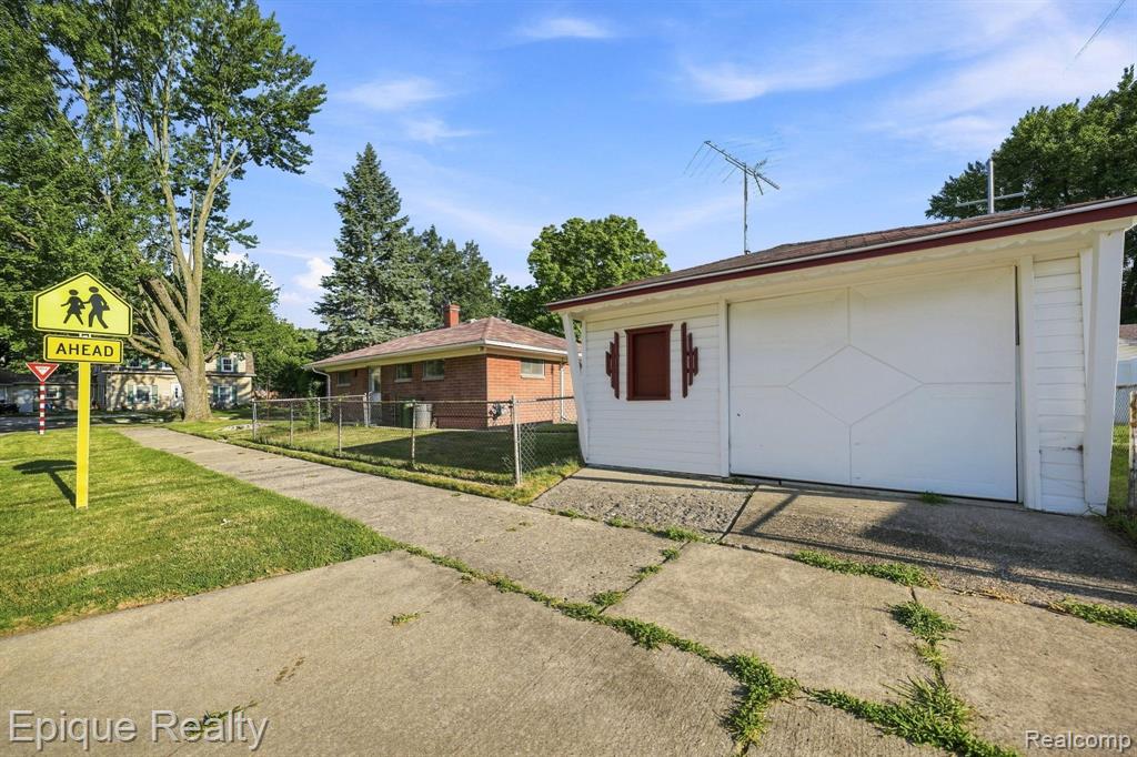 main property photo 26