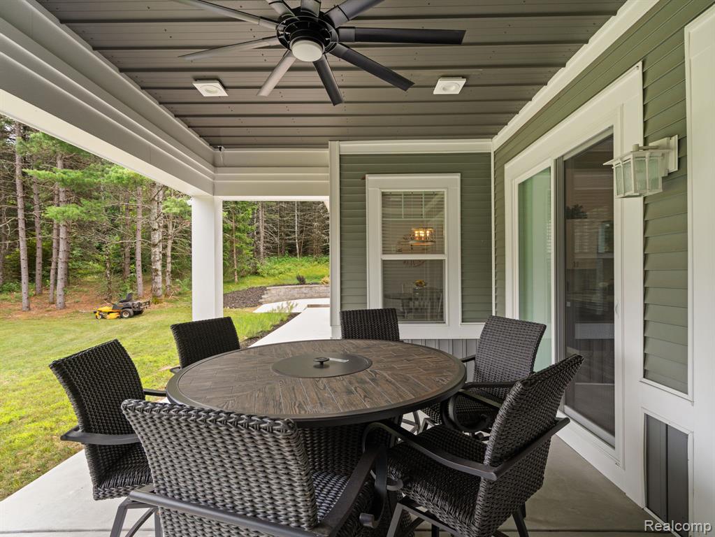 main property photo 50