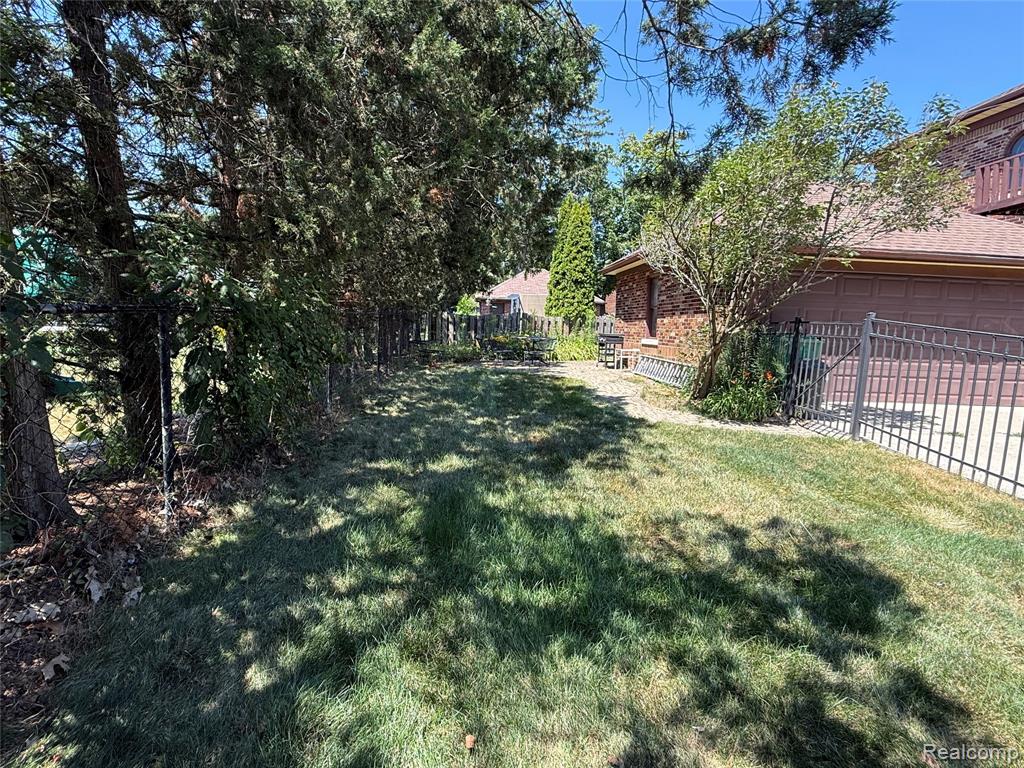 main property photo 29