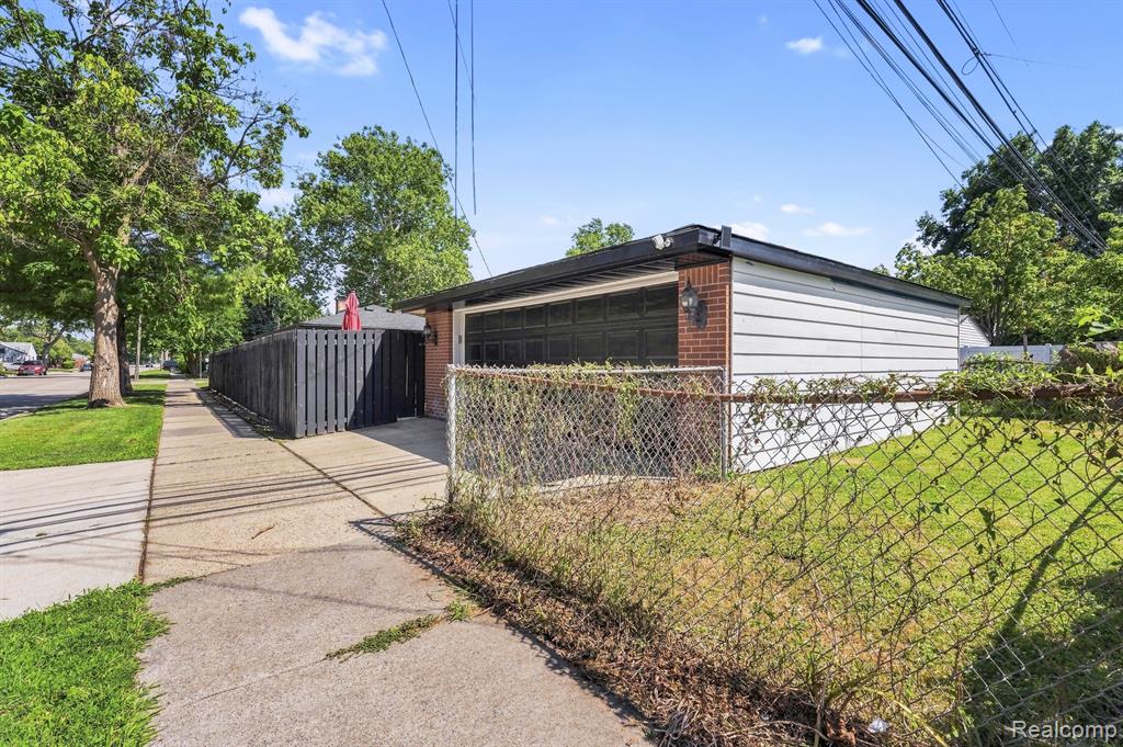 property viewer photo 20