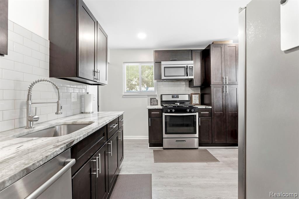 property viewer photo 7