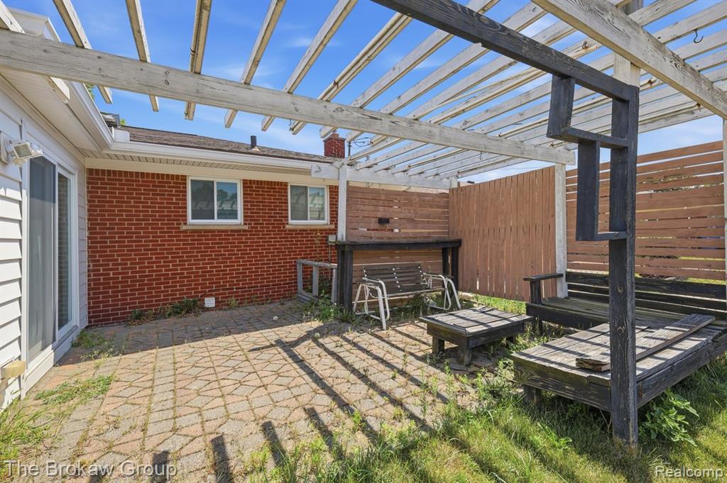 main property photo 39