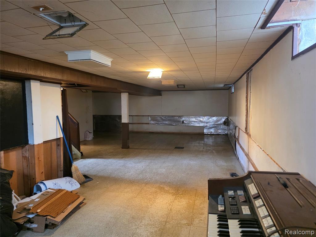 main property photo 13