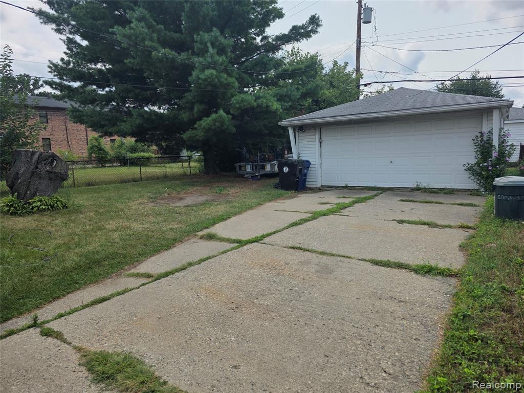 main property photo 17