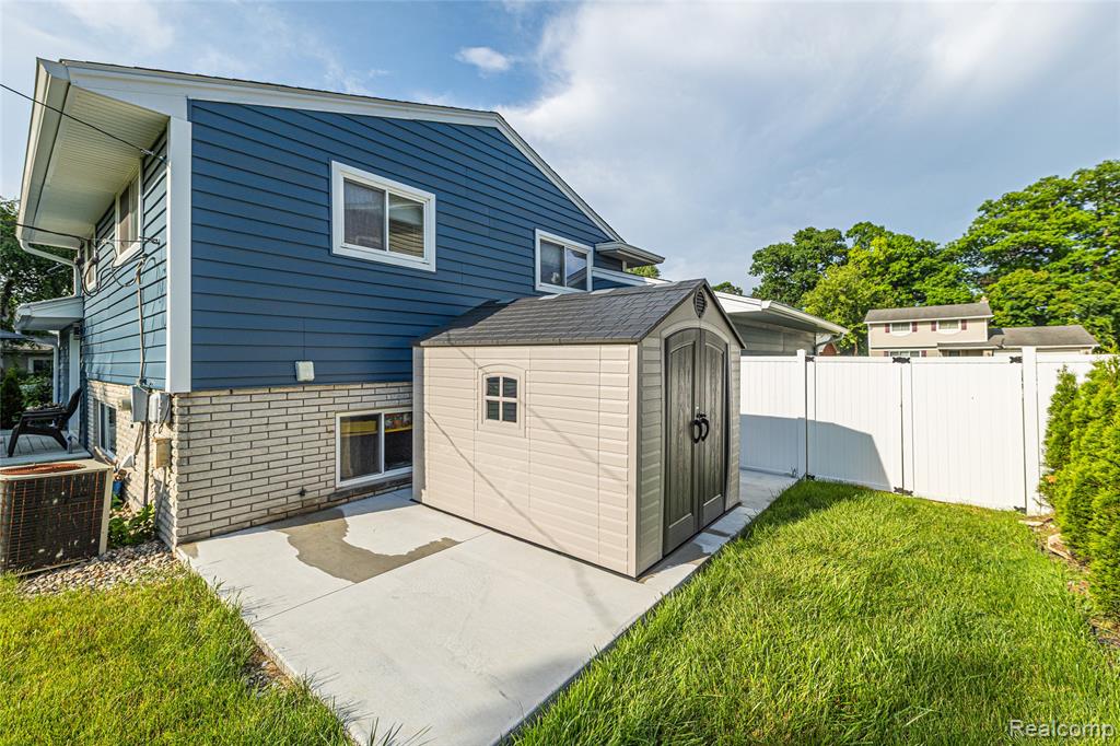 main property photo 26