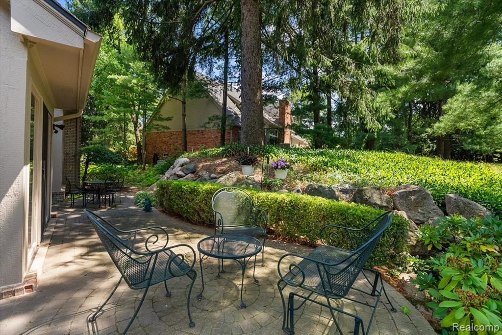 main property photo 44