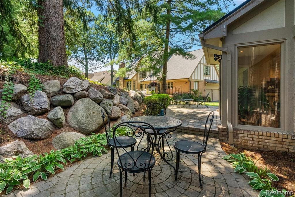 main property photo 45