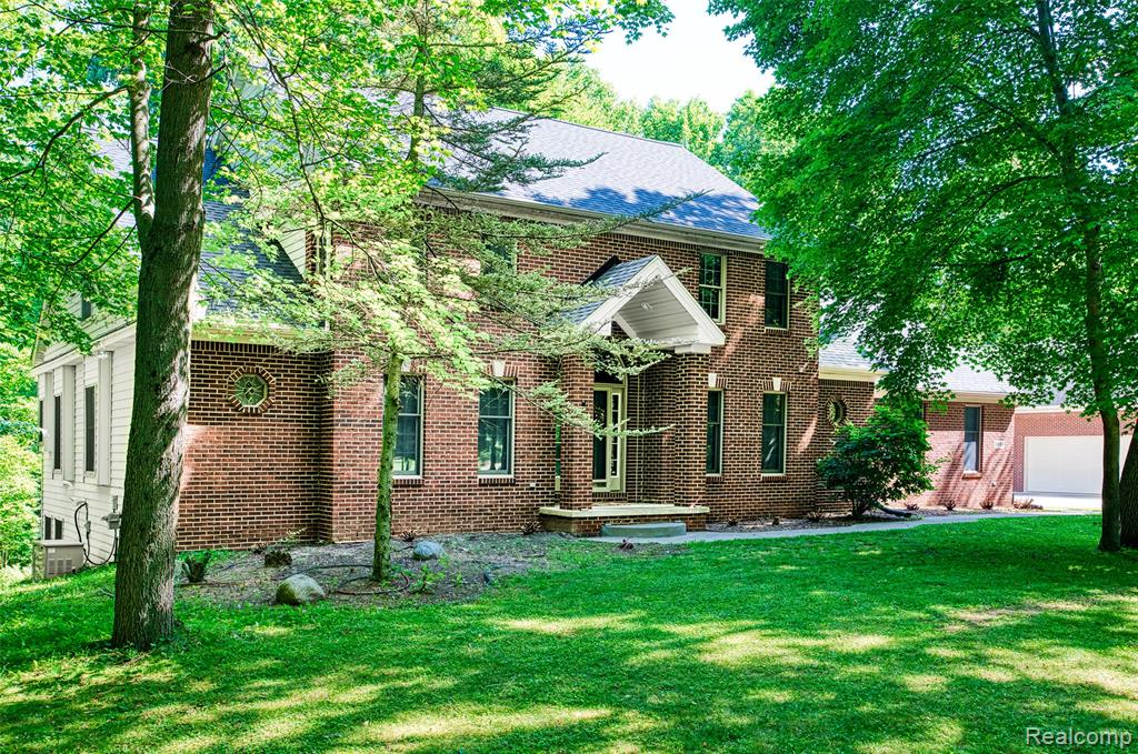 main property photo 23