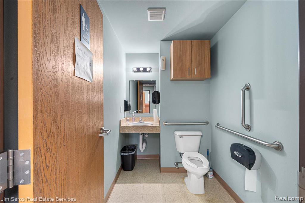 main property photo 17