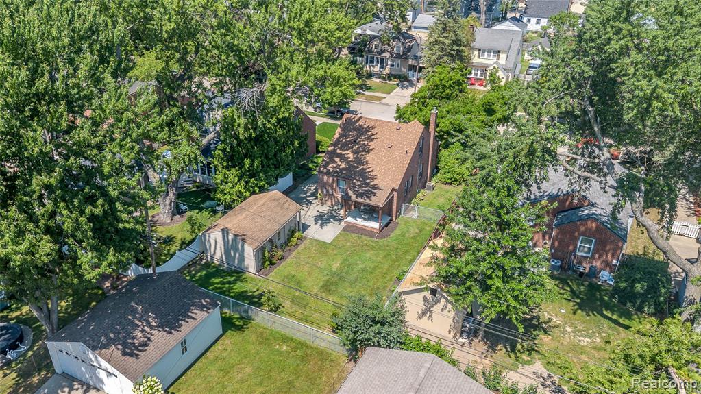 main property photo 32