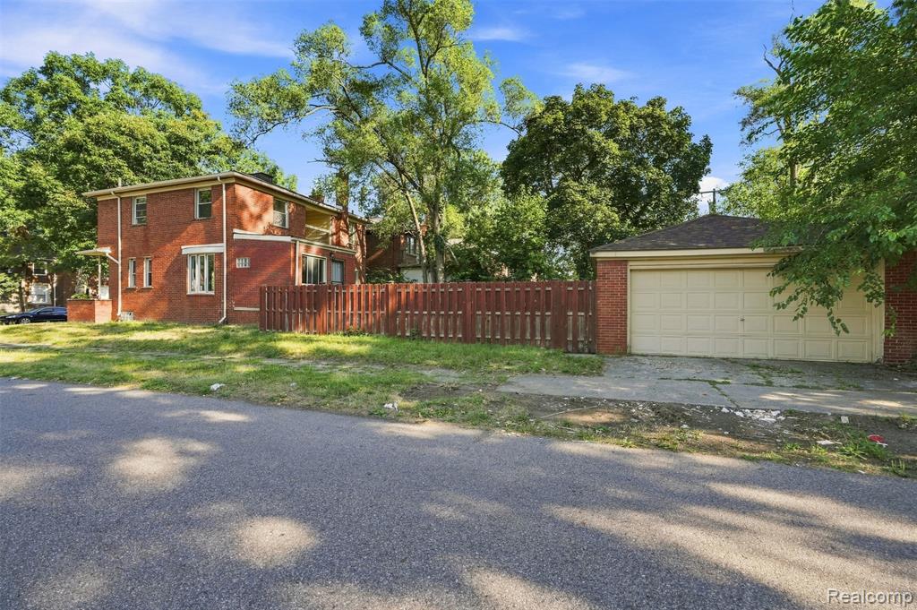 main property photo 40