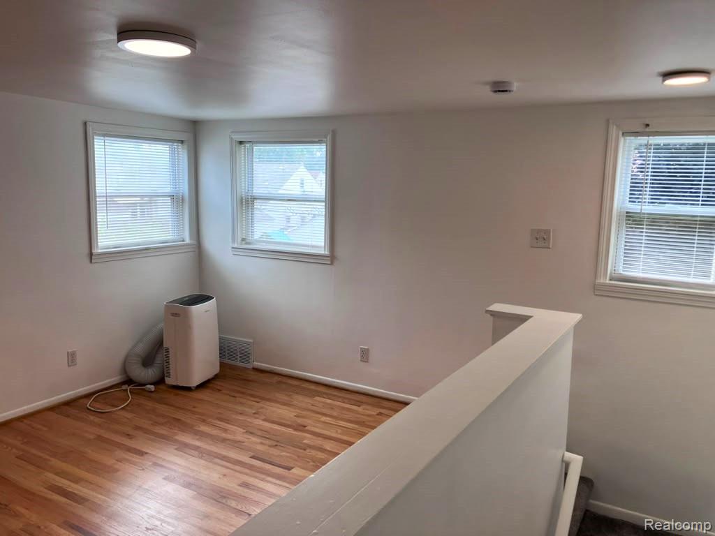 property viewer photo 15