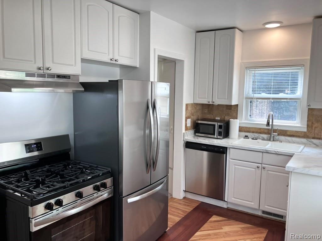property viewer photo 9
