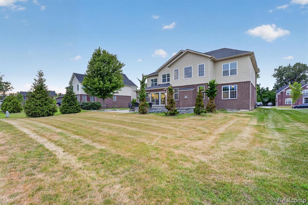 main property photo 46