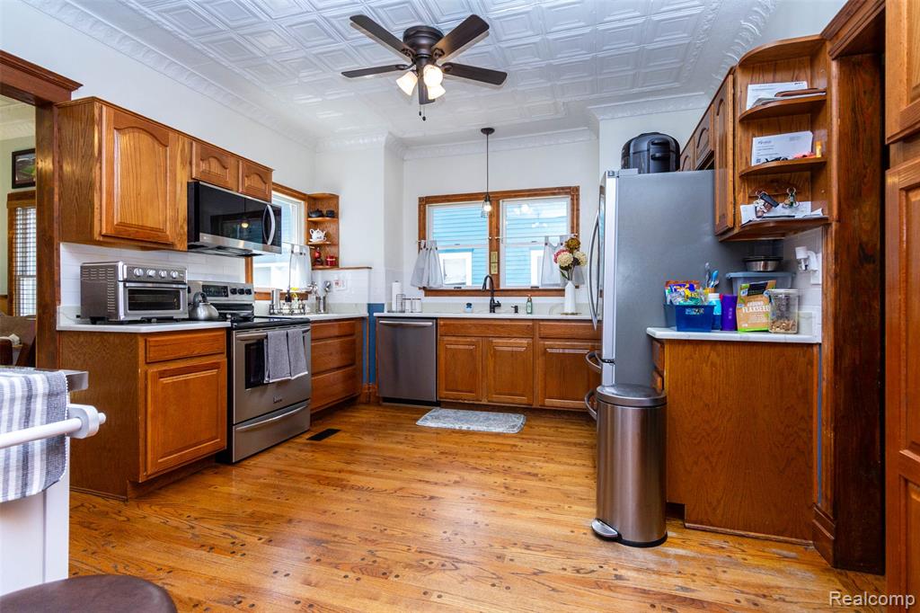 main property photo 12