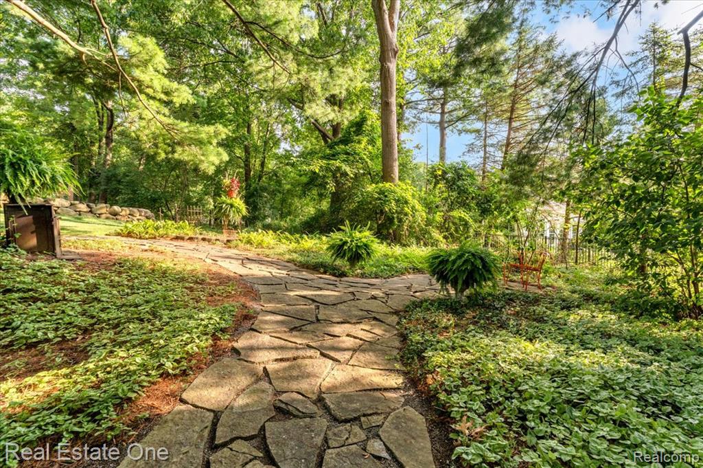main property photo 45