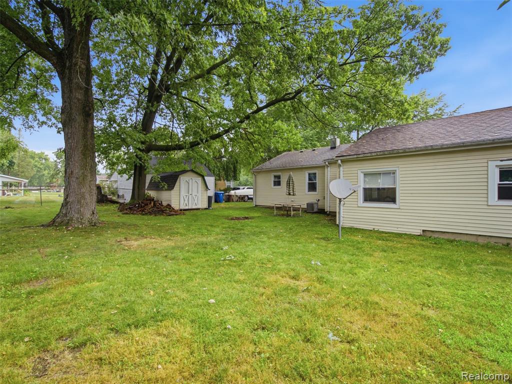 main property photo 13