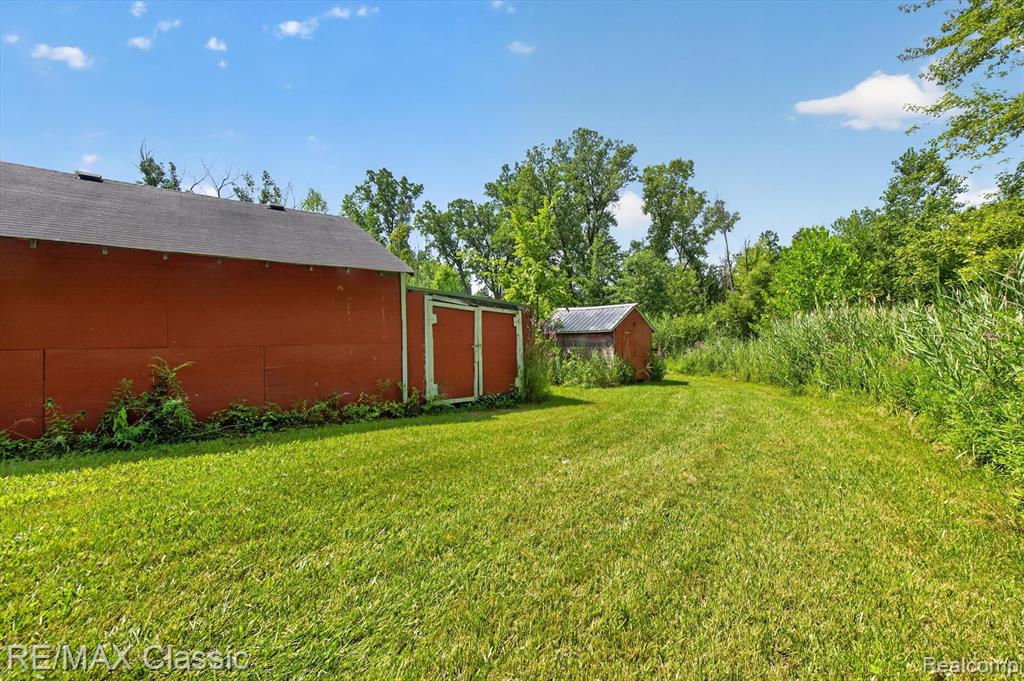 main property photo 30