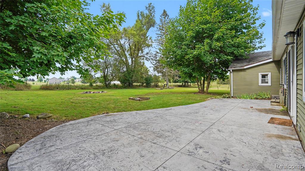 main property photo 20