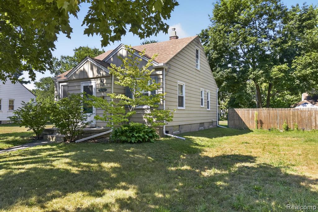 main property photo 3