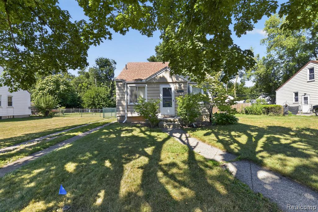 main property photo 36